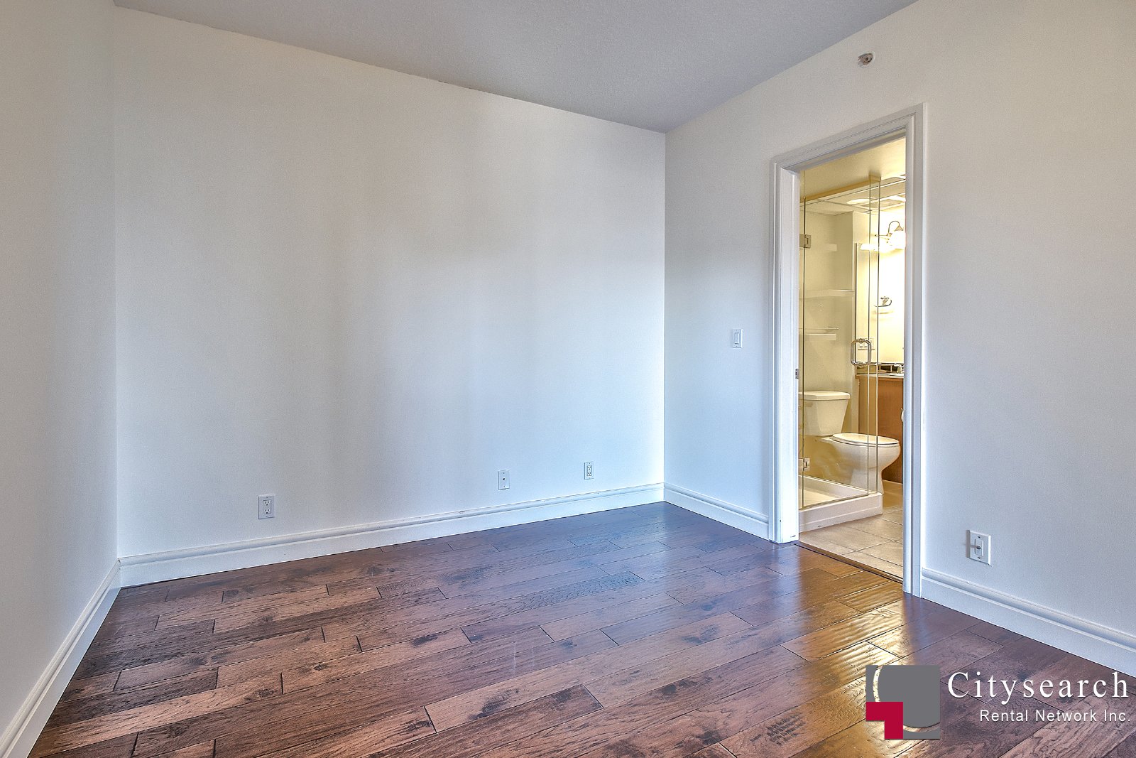 904, 920 5 Ave SW - - property image