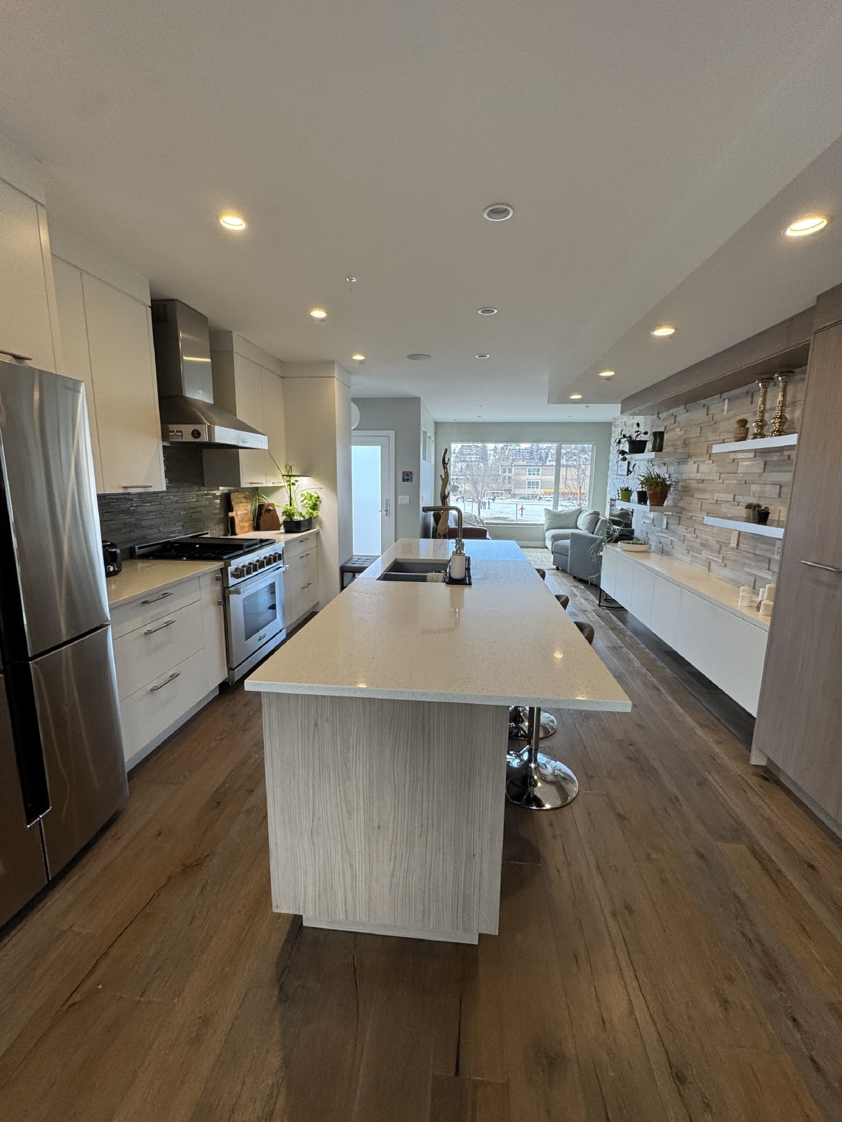 224 6A Street Northeast - 1 property image