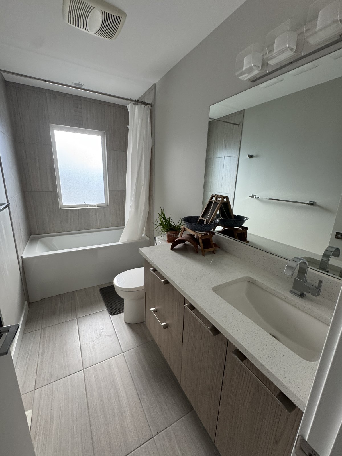 224 6A Street Northeast - 1 property image