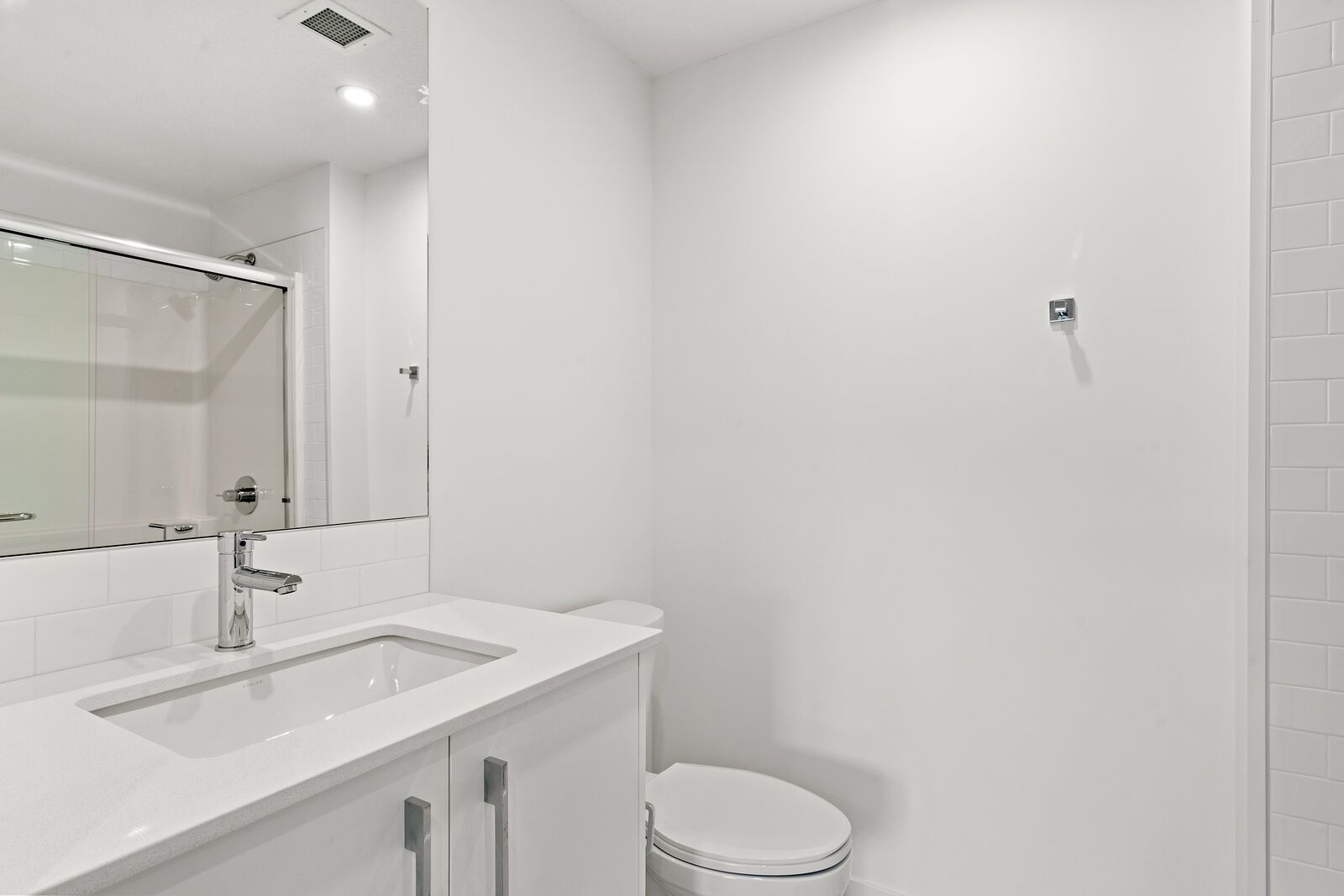 2419, 63 Corner Glen Crescent NE - 1 property image