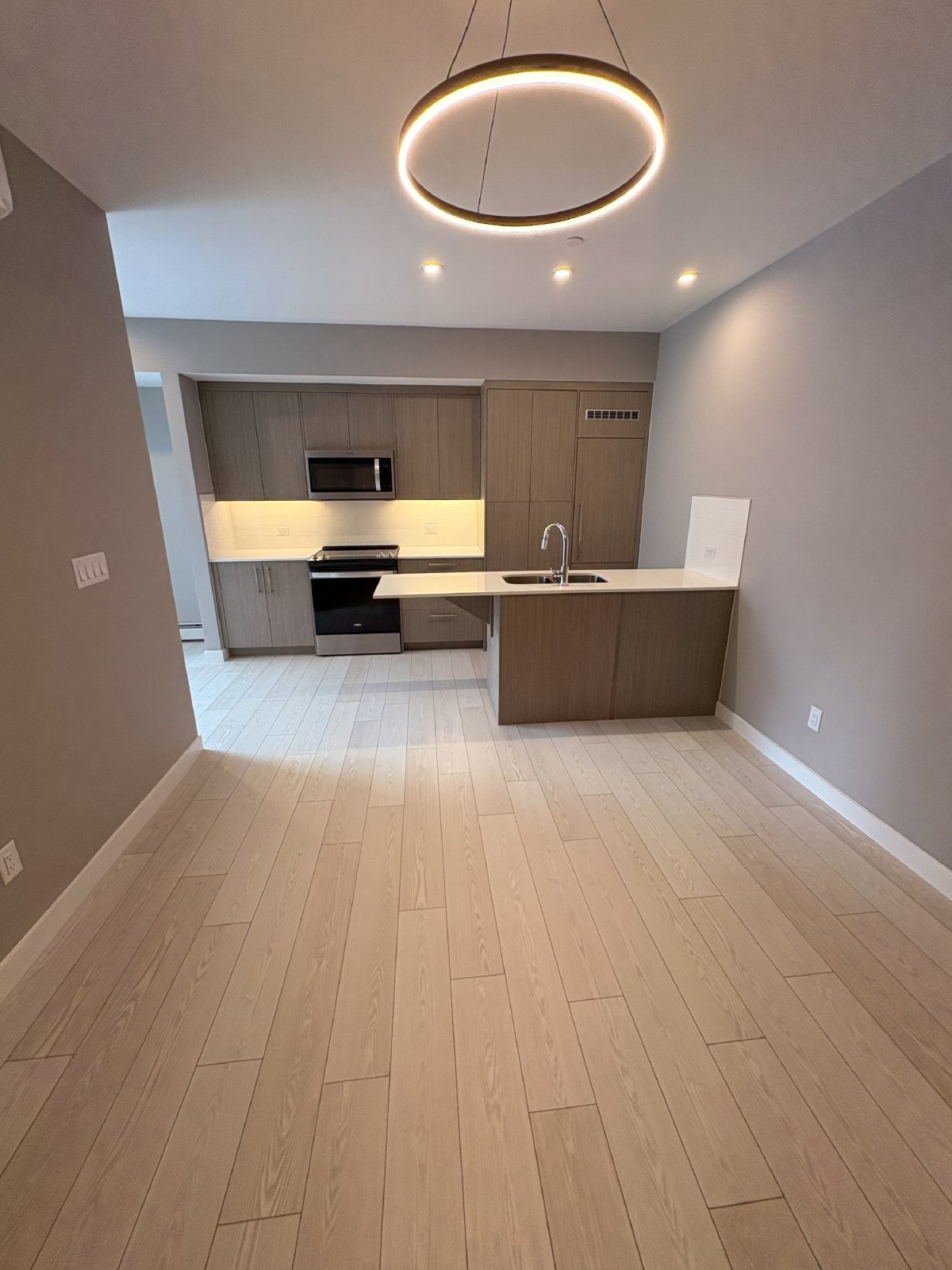 310 15 Avenue SW - 1 property image