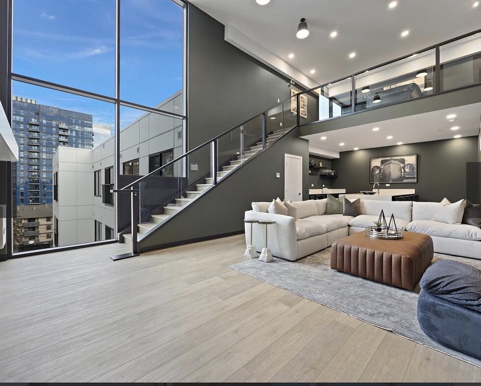 310 15 Avenue SW - 1 property image