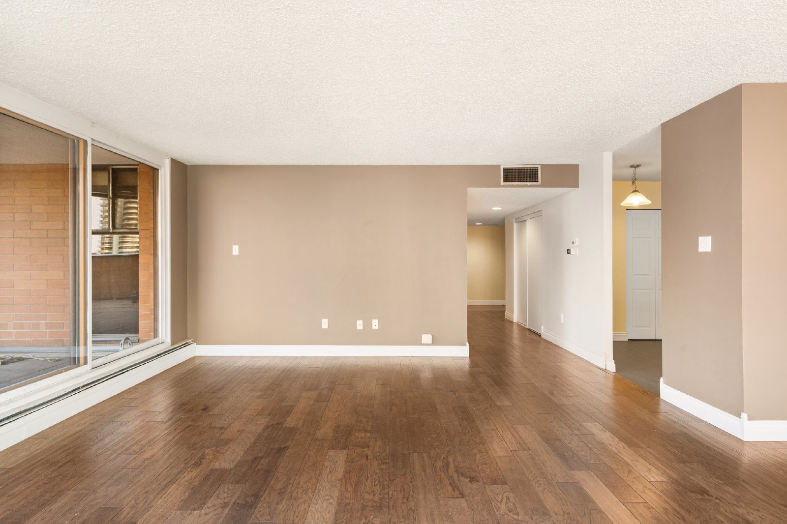 907, 1100 8 Ave SW - 907 property image