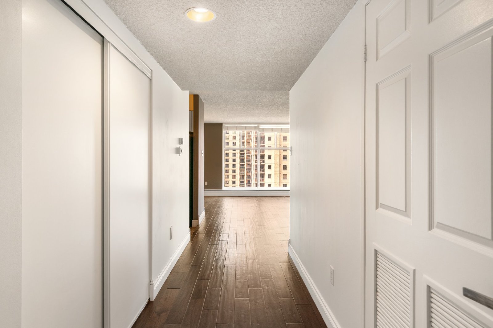 907, 1100 8 Ave SW - 907 property image