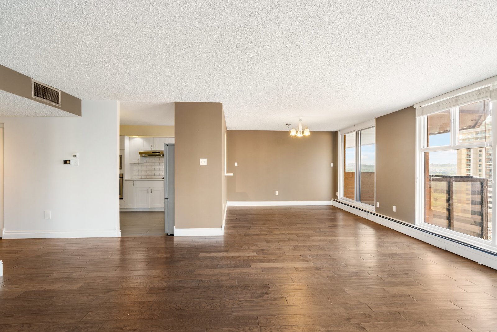 907, 1100 8 Ave SW - 907 property image