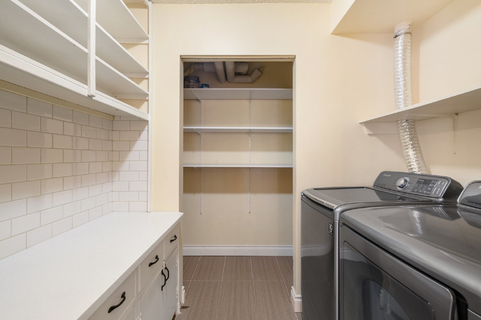 907, 1100 8 Ave SW - 907 property image