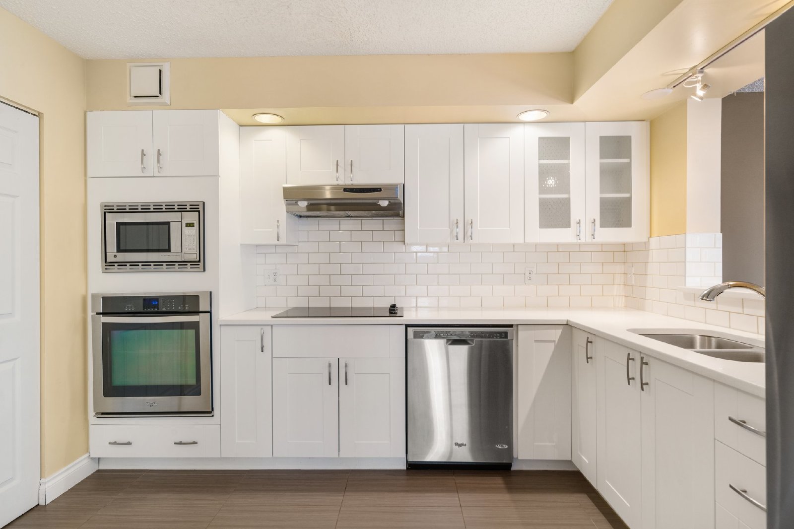 907, 1100 8 Ave SW - 907 property image