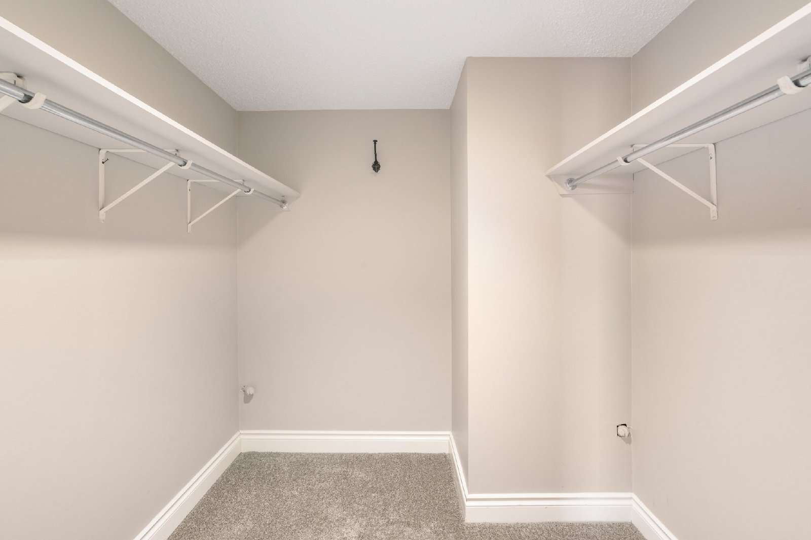 907, 1100 8 Ave SW - 907 property image