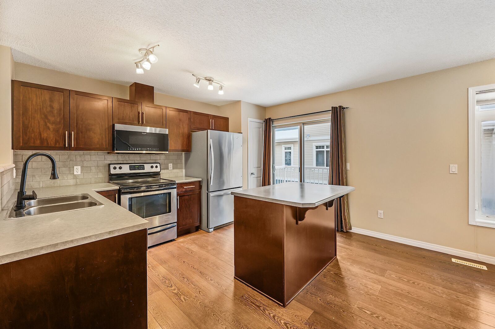 43, 1804 70 St SW - - property image