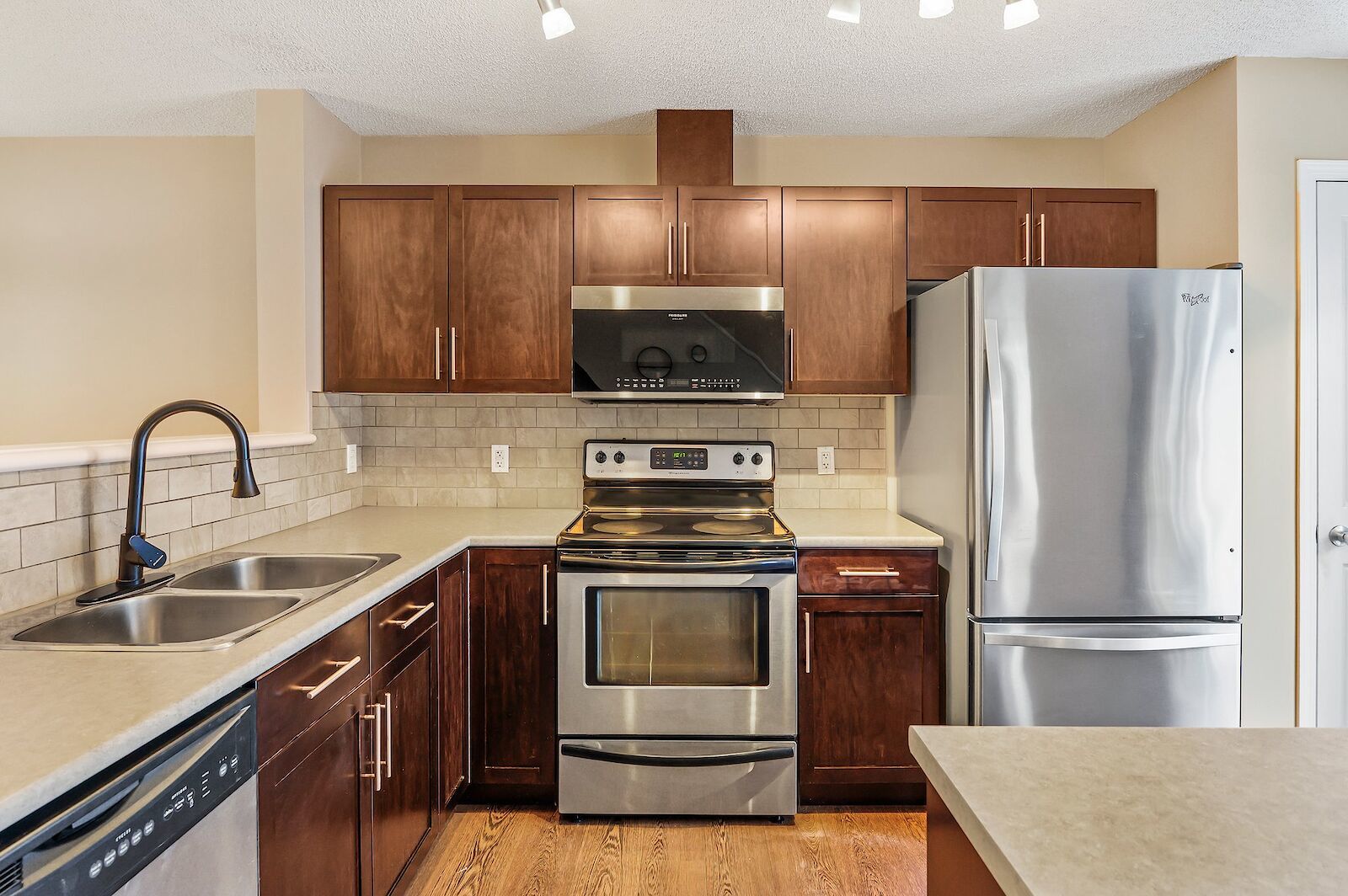 43, 1804 70 St SW - - property image