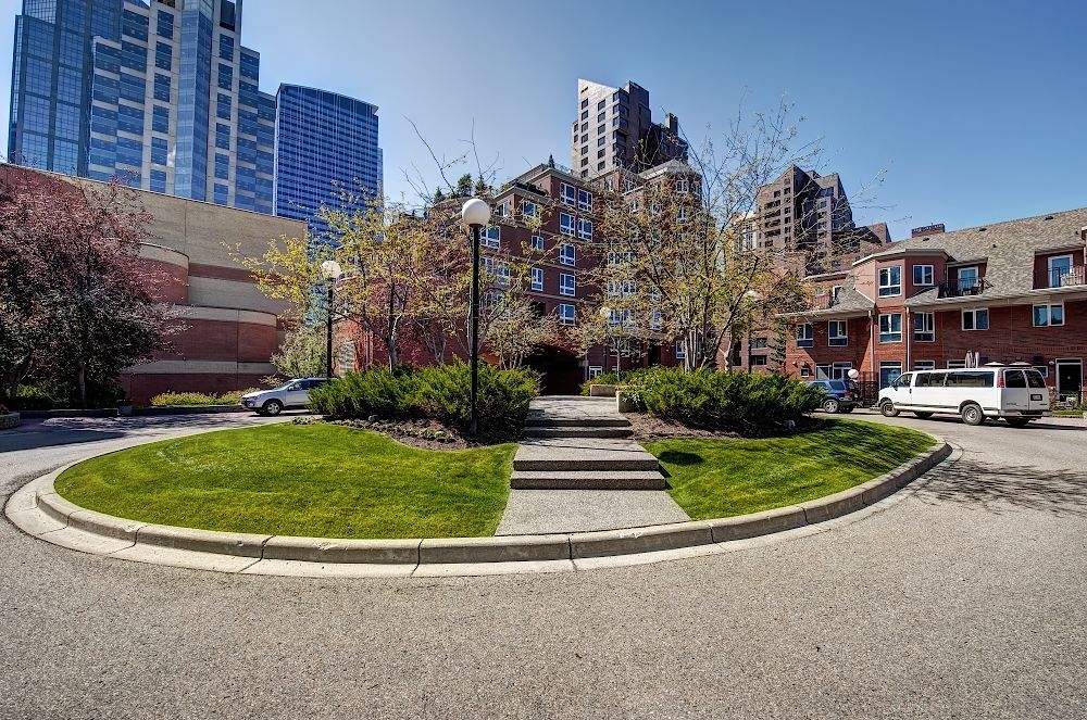 4203, 400 Eau Claire Ave SW - - property image