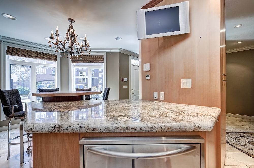 4203, 400 Eau Claire Ave SW - - property image