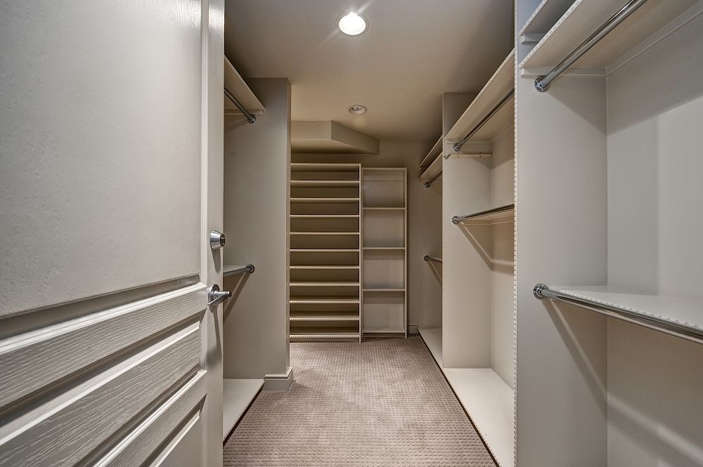4203, 400 Eau Claire Ave SW - - property image