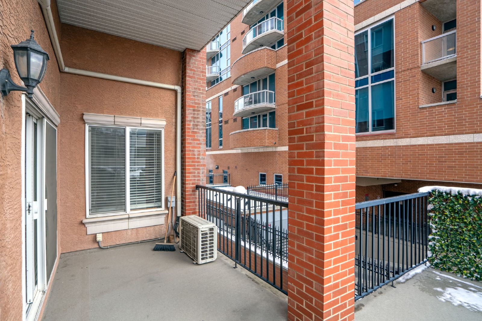 206, 881 15 Avenue SW - 1 property image