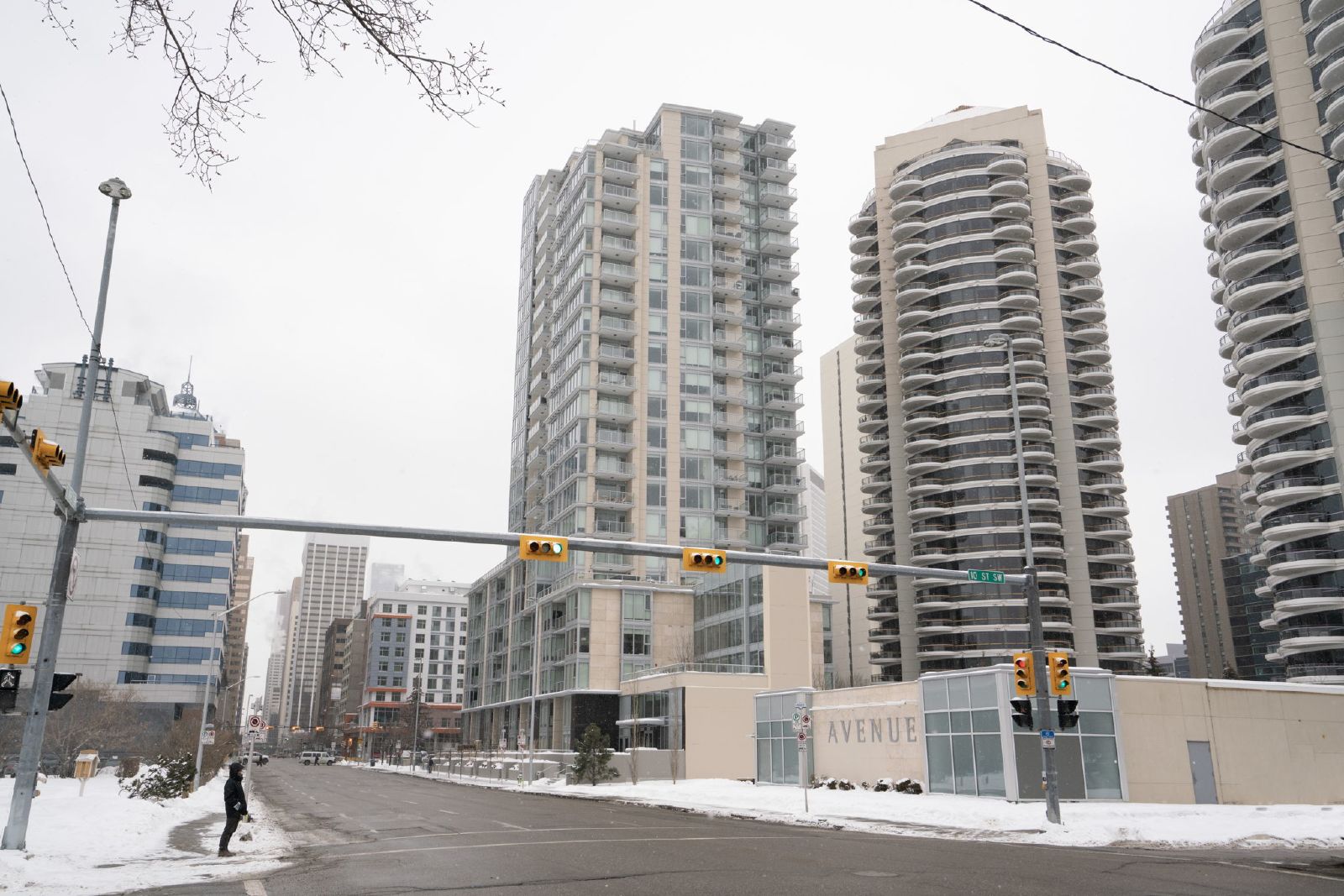 2104, 1025 5 Avenue SW - 1 property image