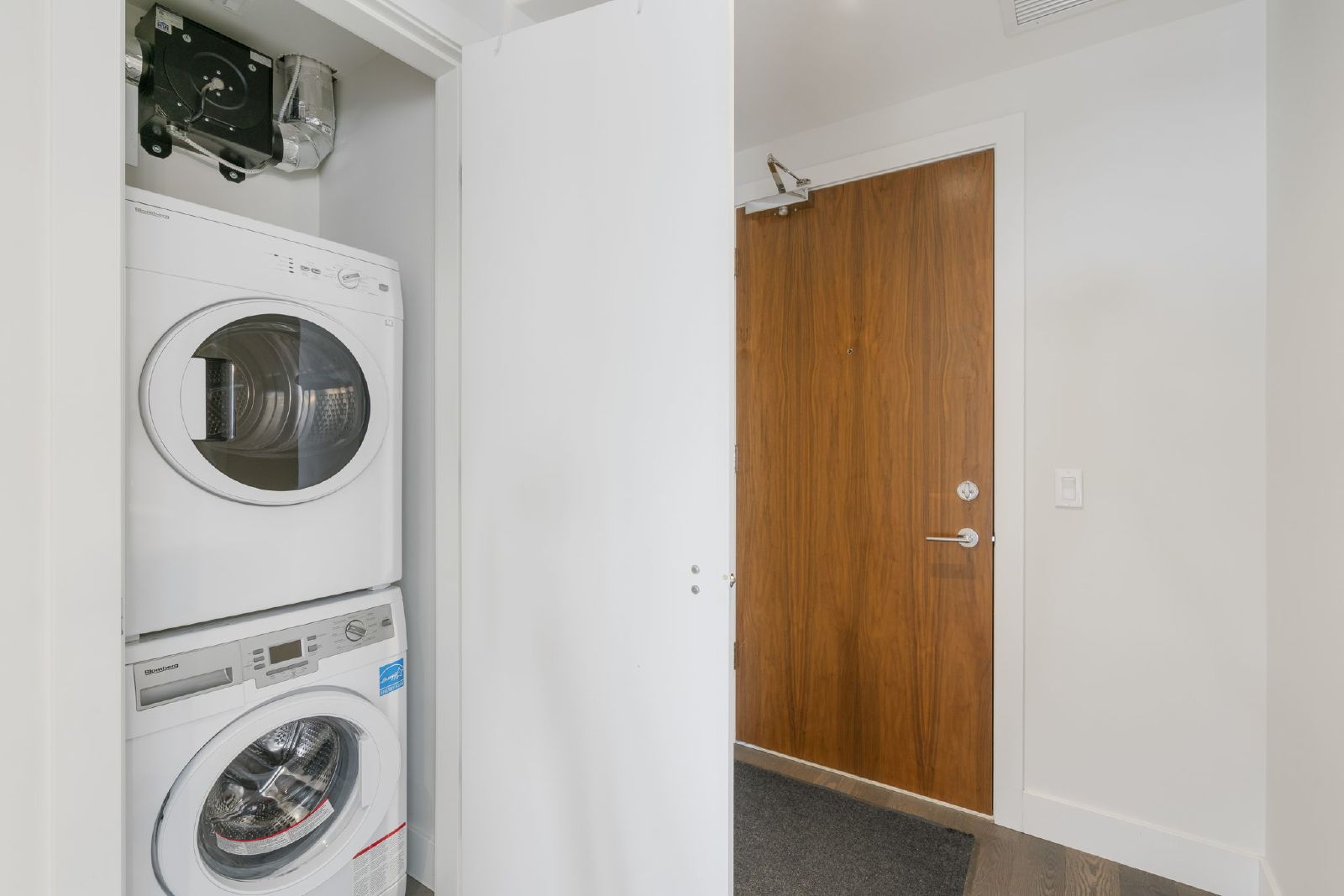 2104, 1025 5 Avenue SW - 1 property image