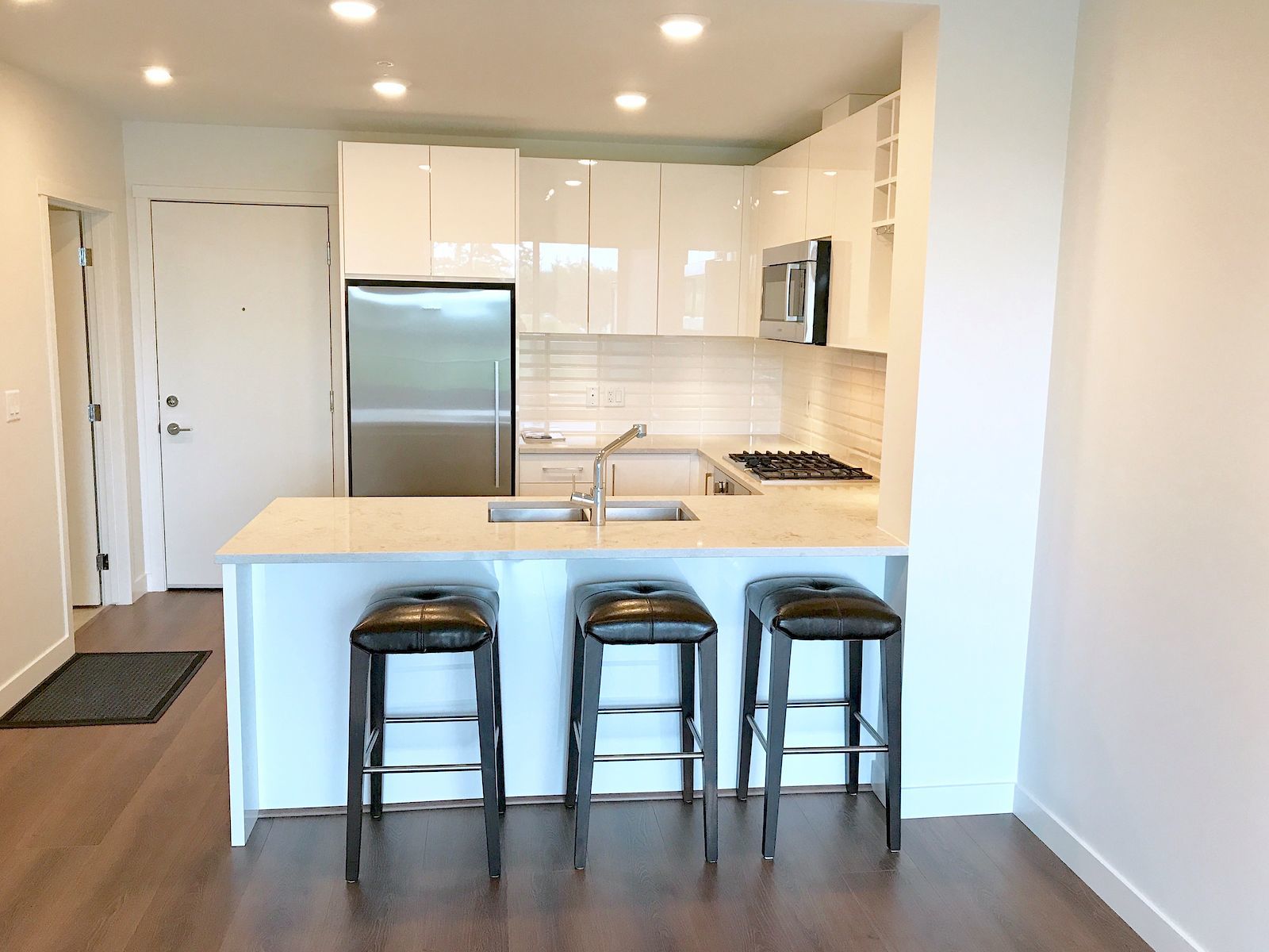 410, 301 - 10 Street NW - NR - - property image