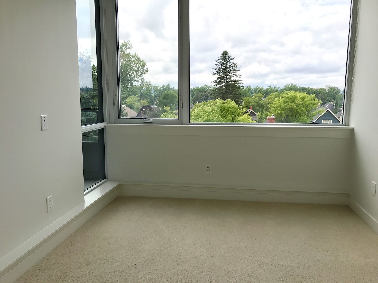 410, 301 - 10 Street NW - NR - - property image