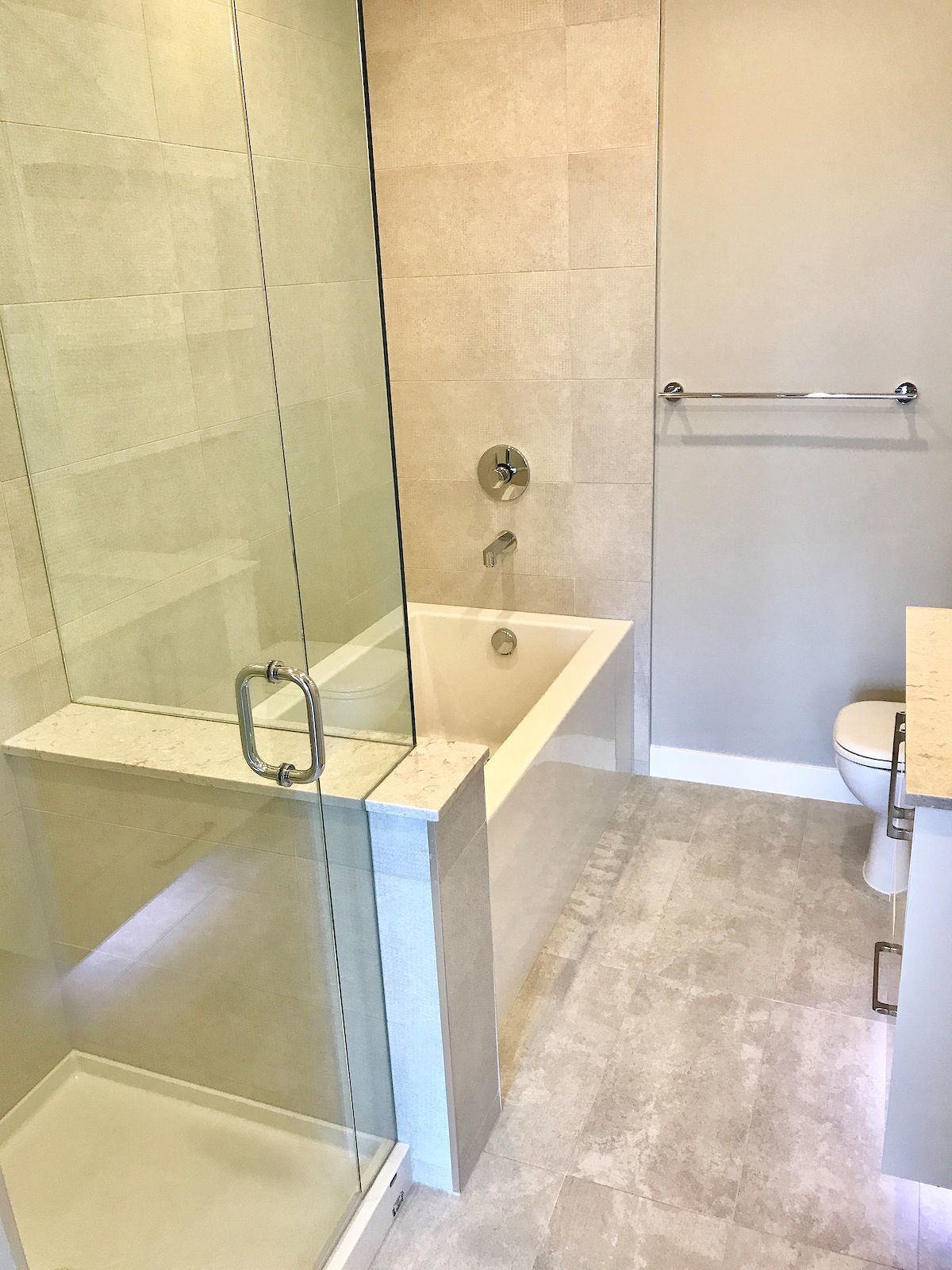 410, 301 - 10 Street NW - NR - - property image