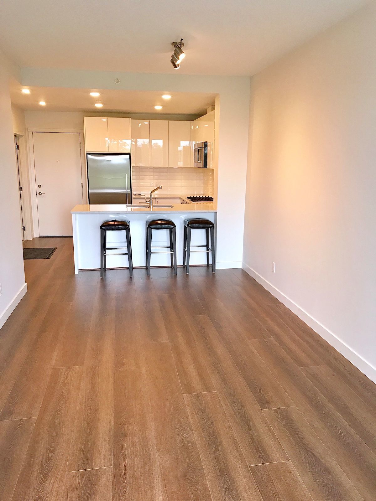 410, 301 - 10 Street NW - NR - - property image