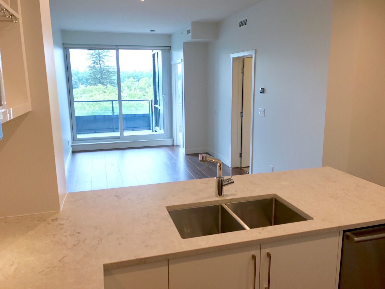 410, 301 - 10 Street NW - NR - - property image