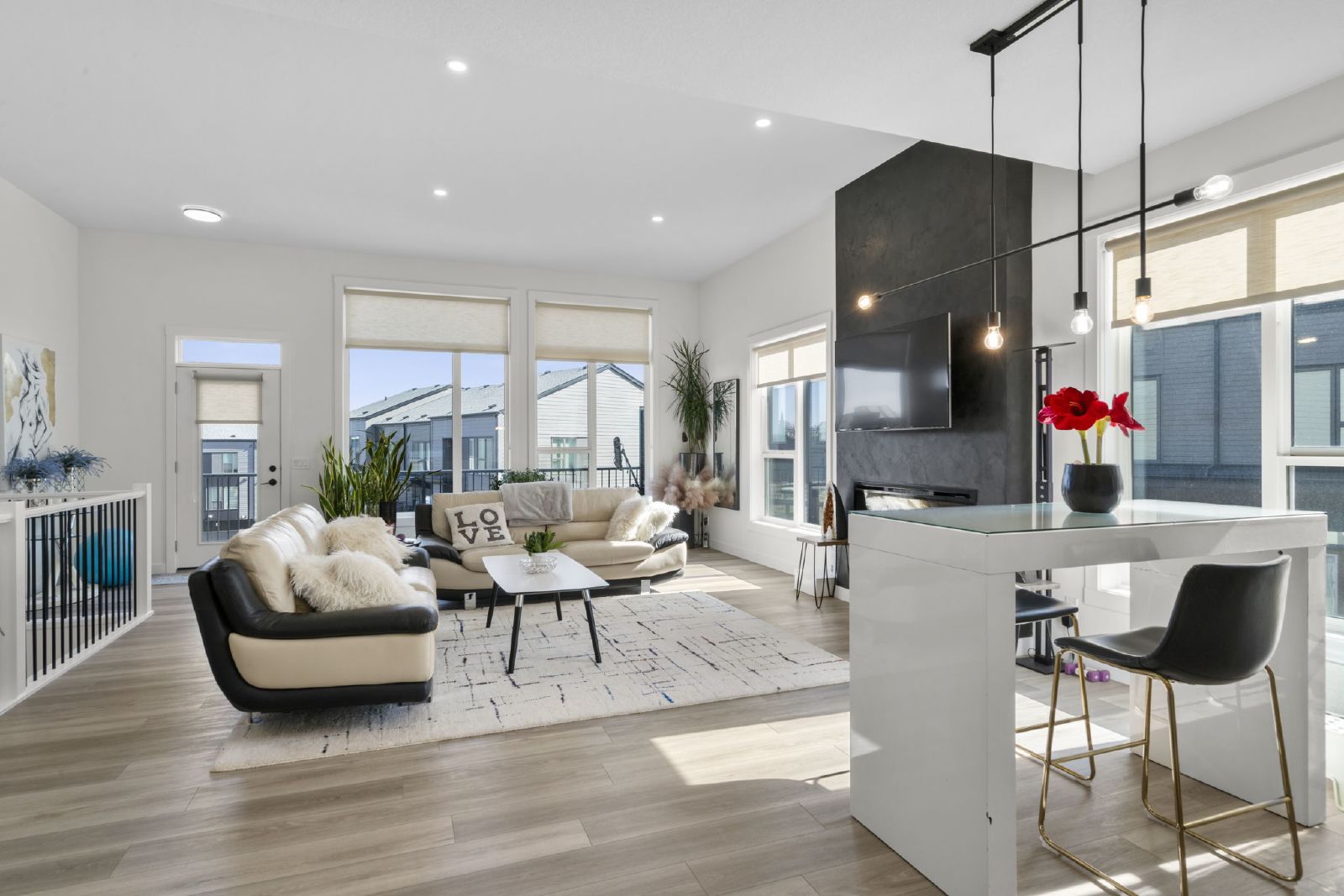 244 Sovereign Common SW - 1 property image