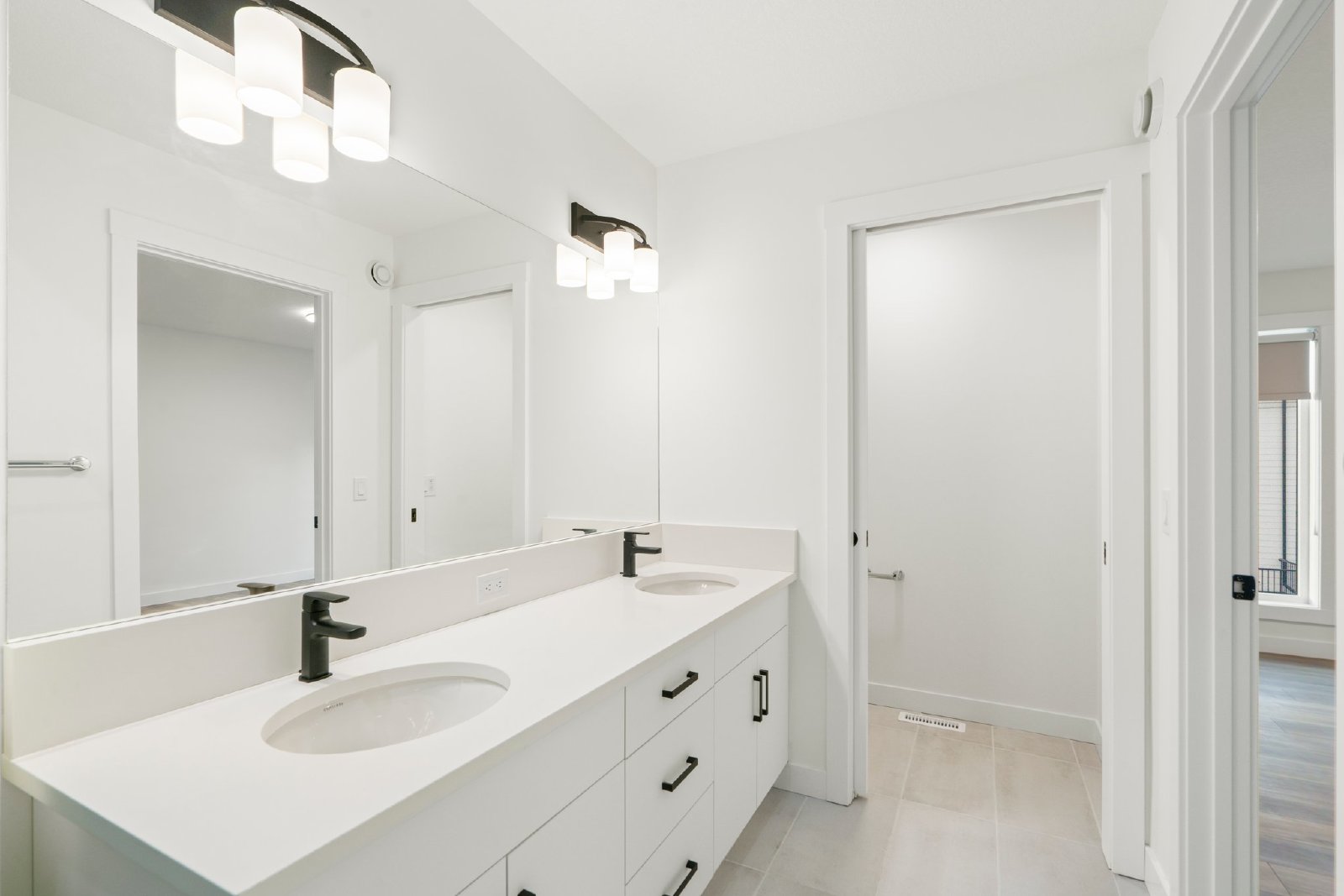 244 Sovereign Common SW - 1 property image