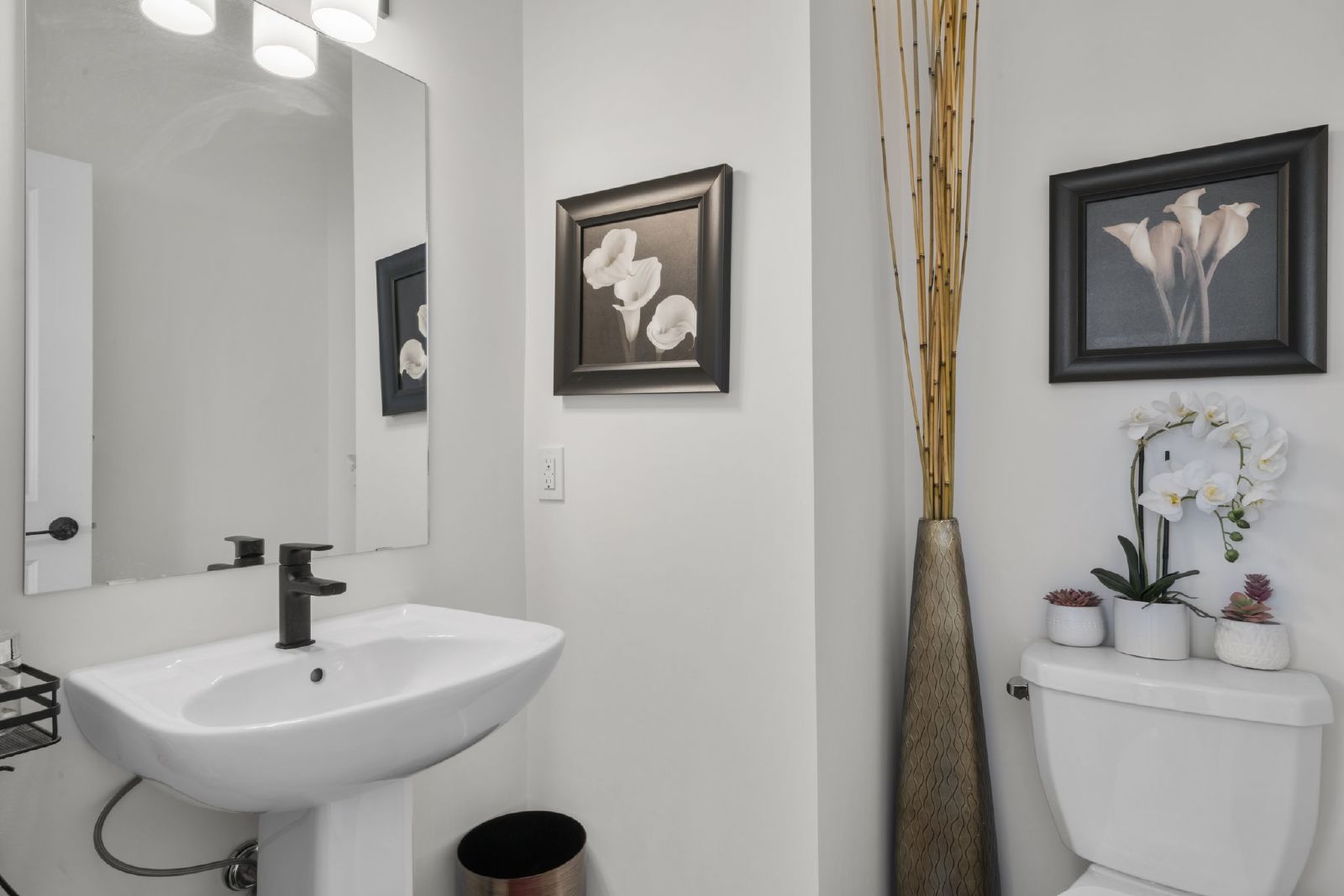 244 Sovereign Common SW - 1 property image