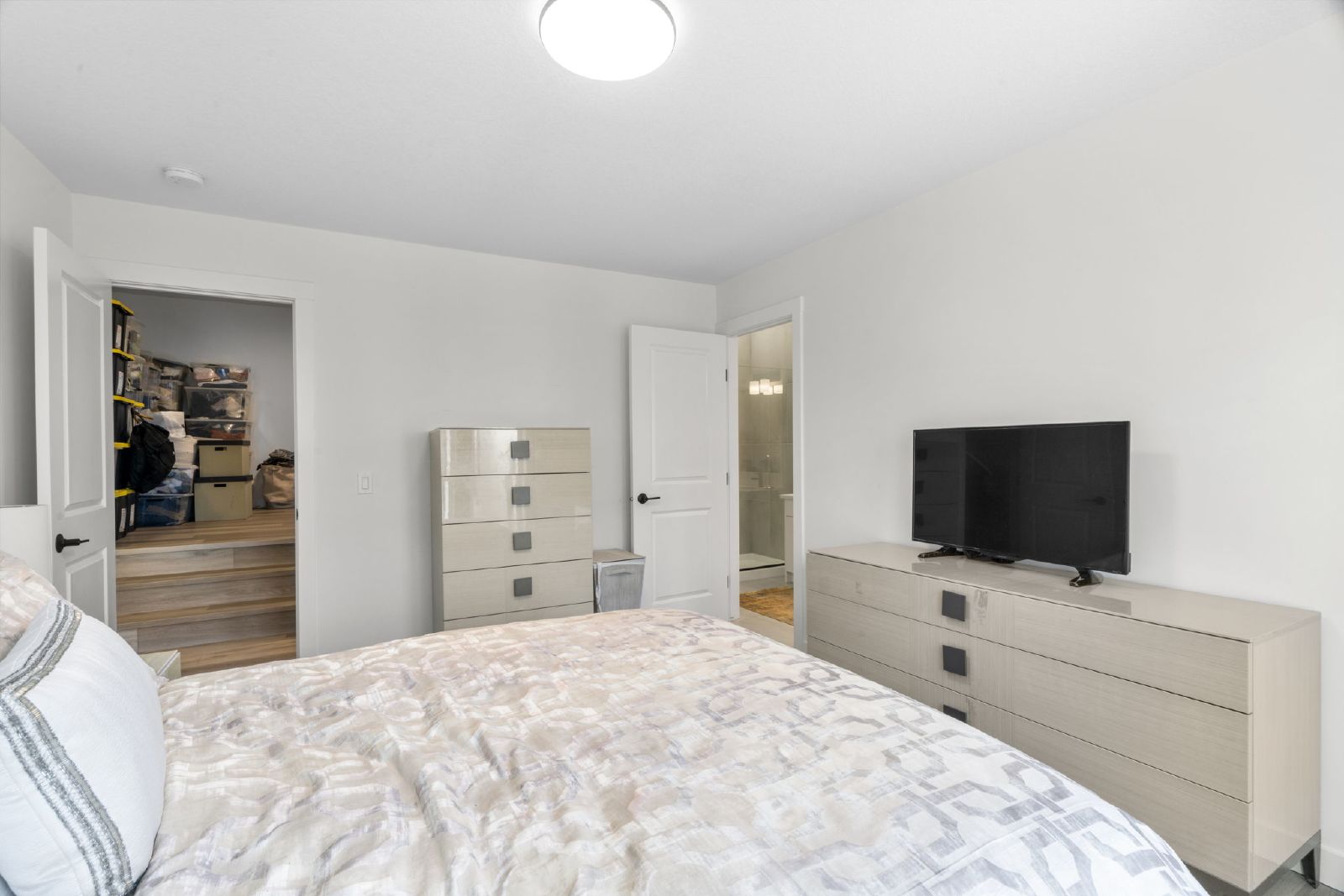 244 Sovereign Common SW - 1 property image