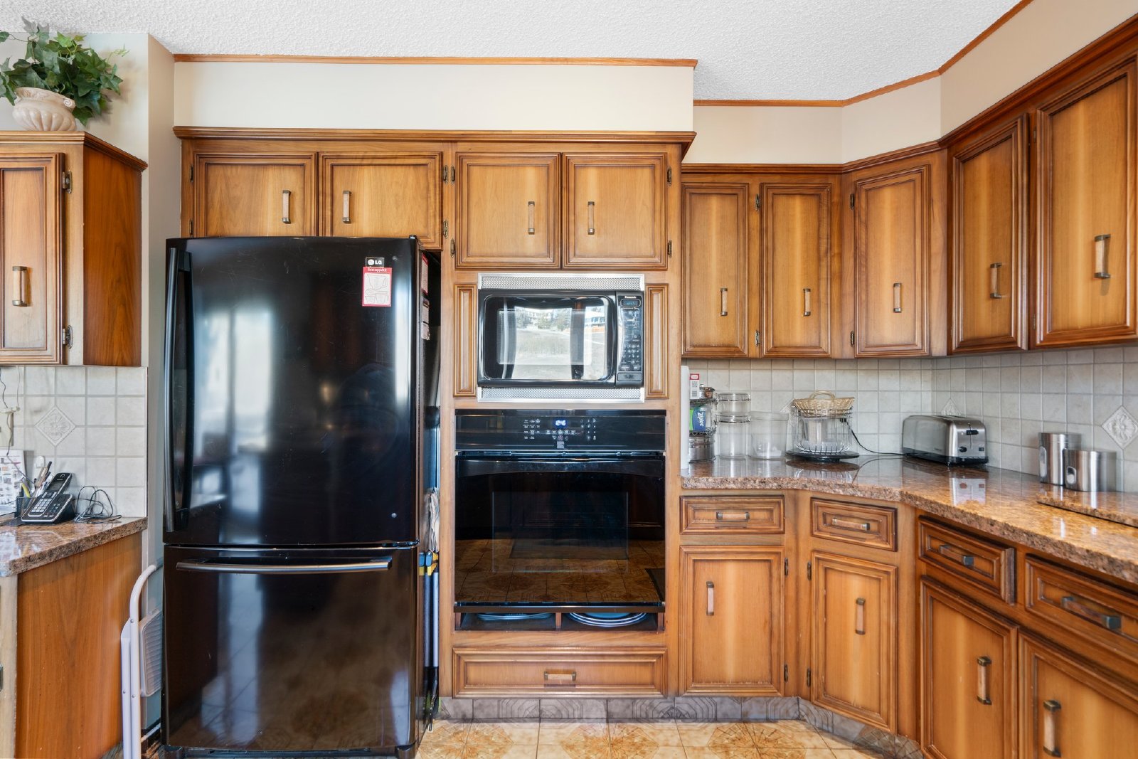 836 Edgemont Rd NW - - property image