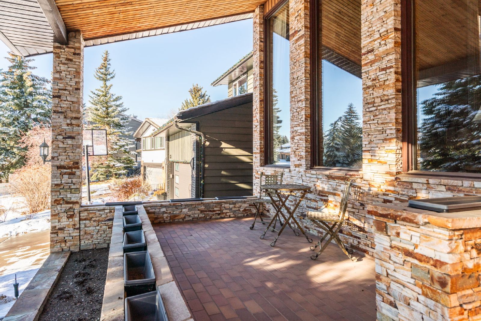 836 Edgemont Rd NW - - property image