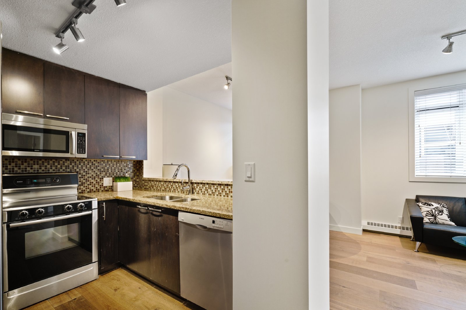 106, 333 - 22 Avenue SW - 1 property image