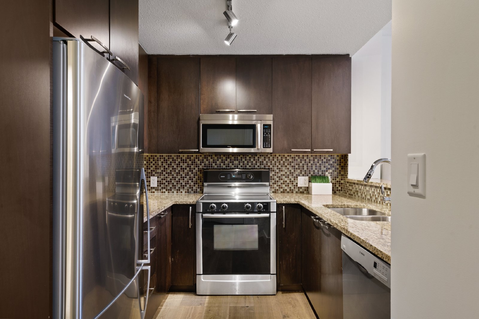 106, 333 - 22 Avenue SW - 1 property image