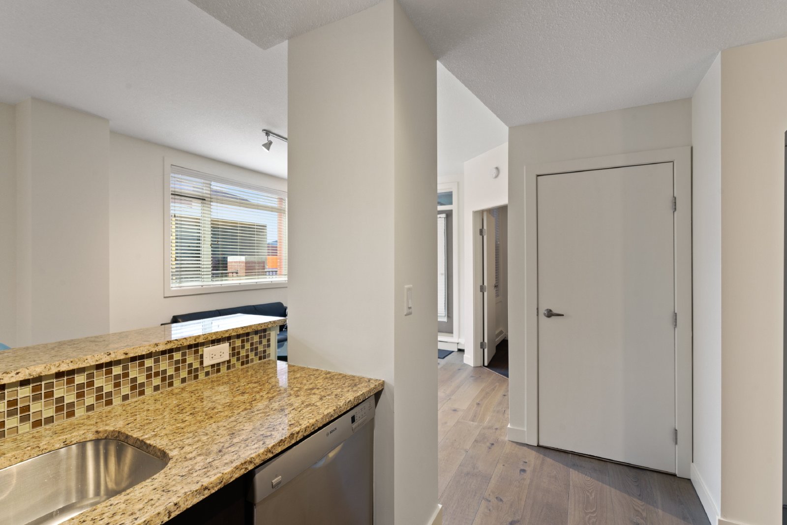 106, 333 - 22 Avenue SW - 1 property image