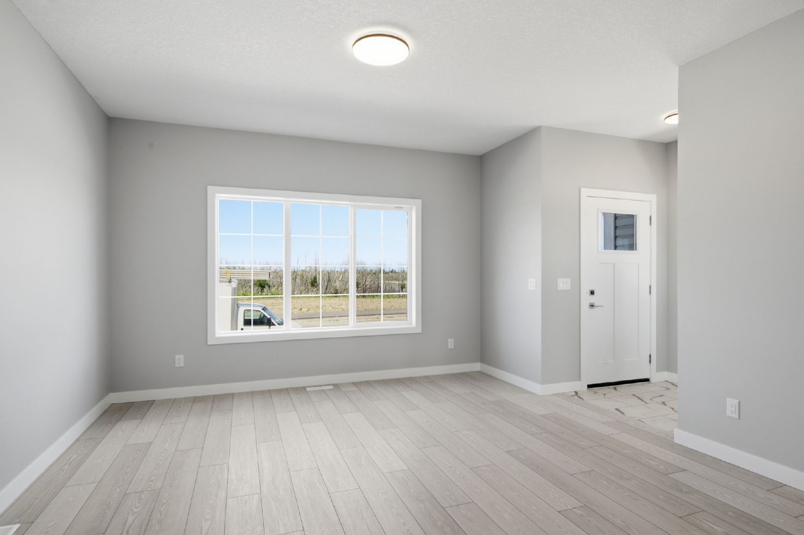 9917 Huxbury Drive Northeast - A property image
