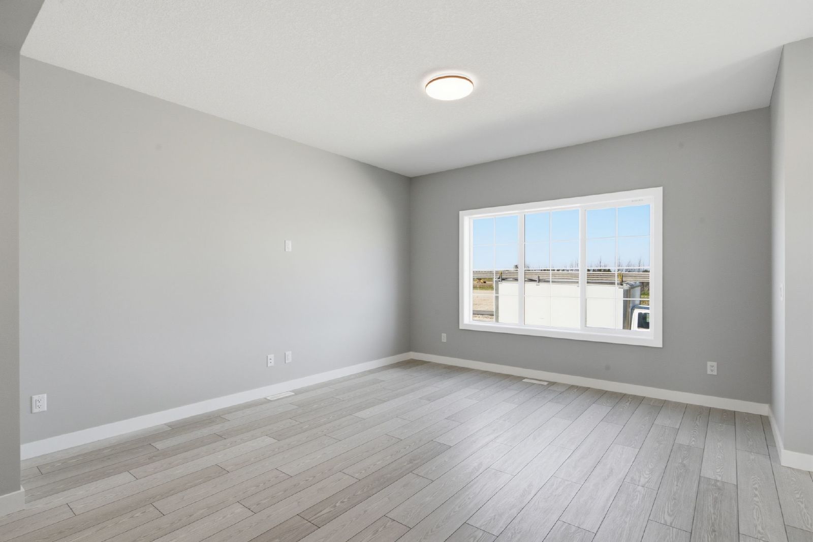 9917 Huxbury Drive Northeast - A property image