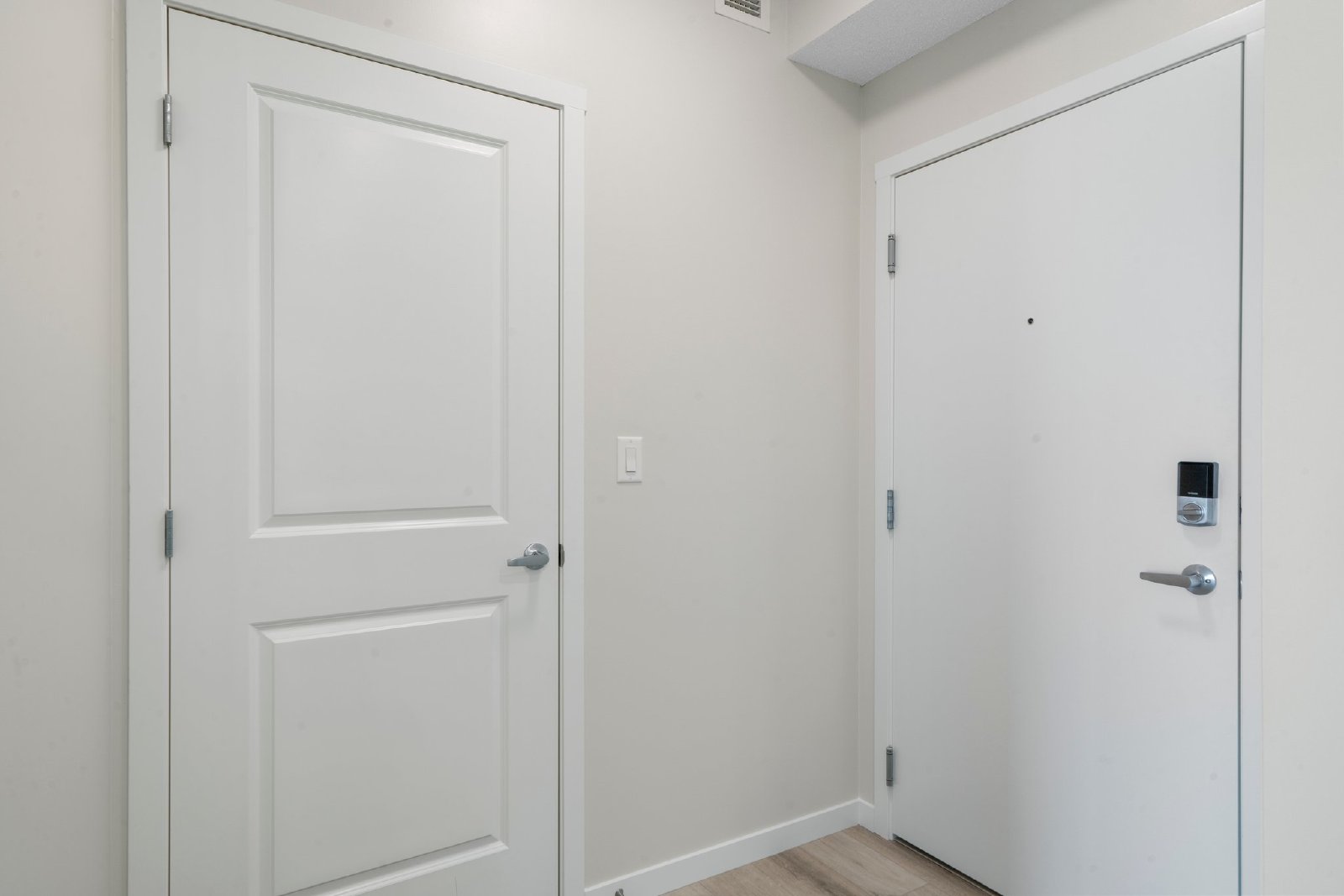2211, 33 Carringham Gate NW - 2211 property image