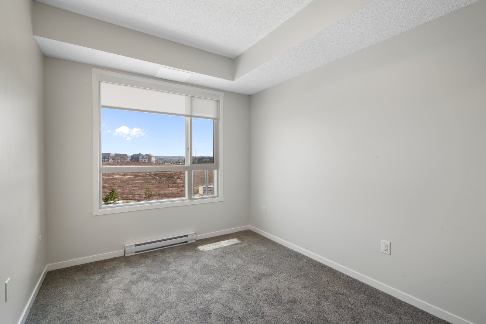 2211, 33 Carringham Gate NW - 2211 property image