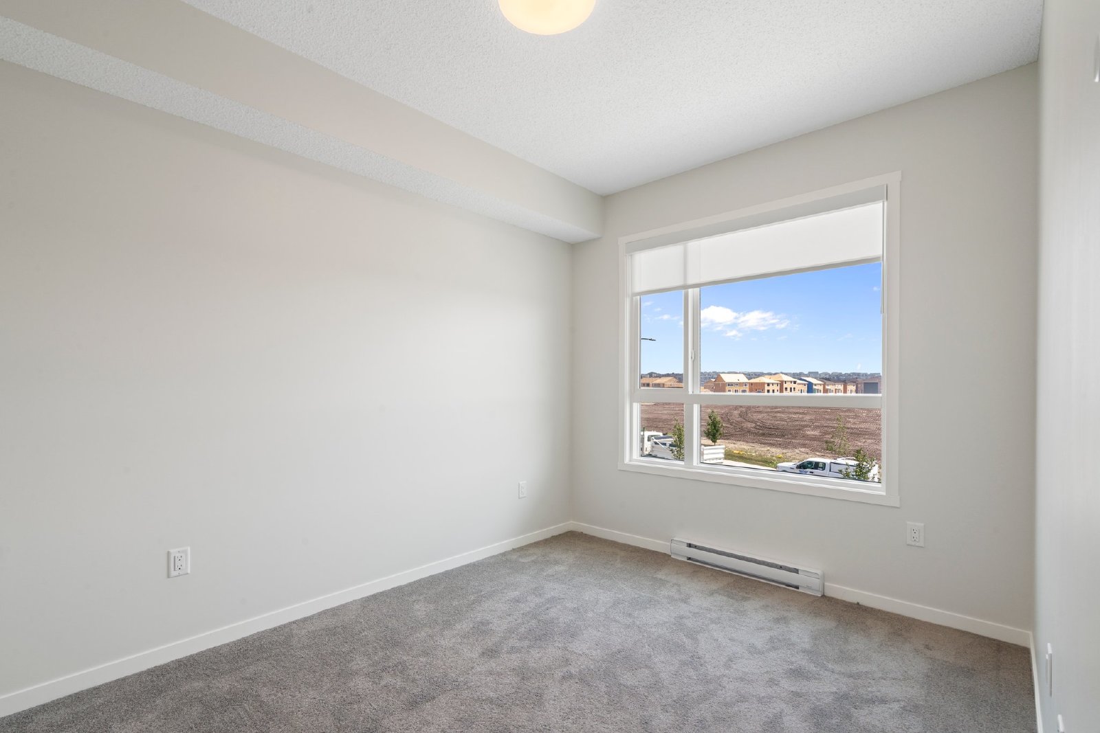 2211, 33 Carringham Gate NW - 2211 property image