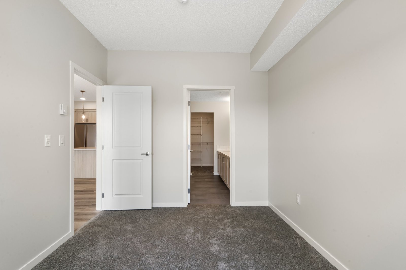 2211, 33 Carringham Gate NW - 2211 property image