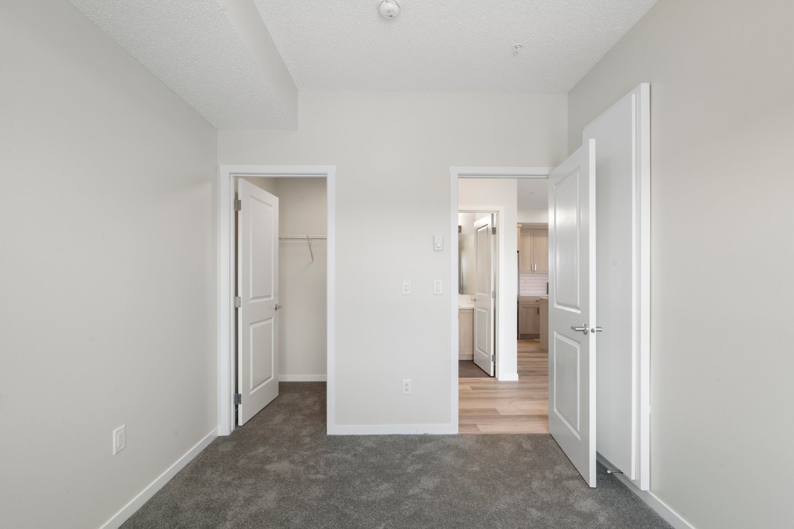 2211, 33 Carringham Gate NW - 2211 property image