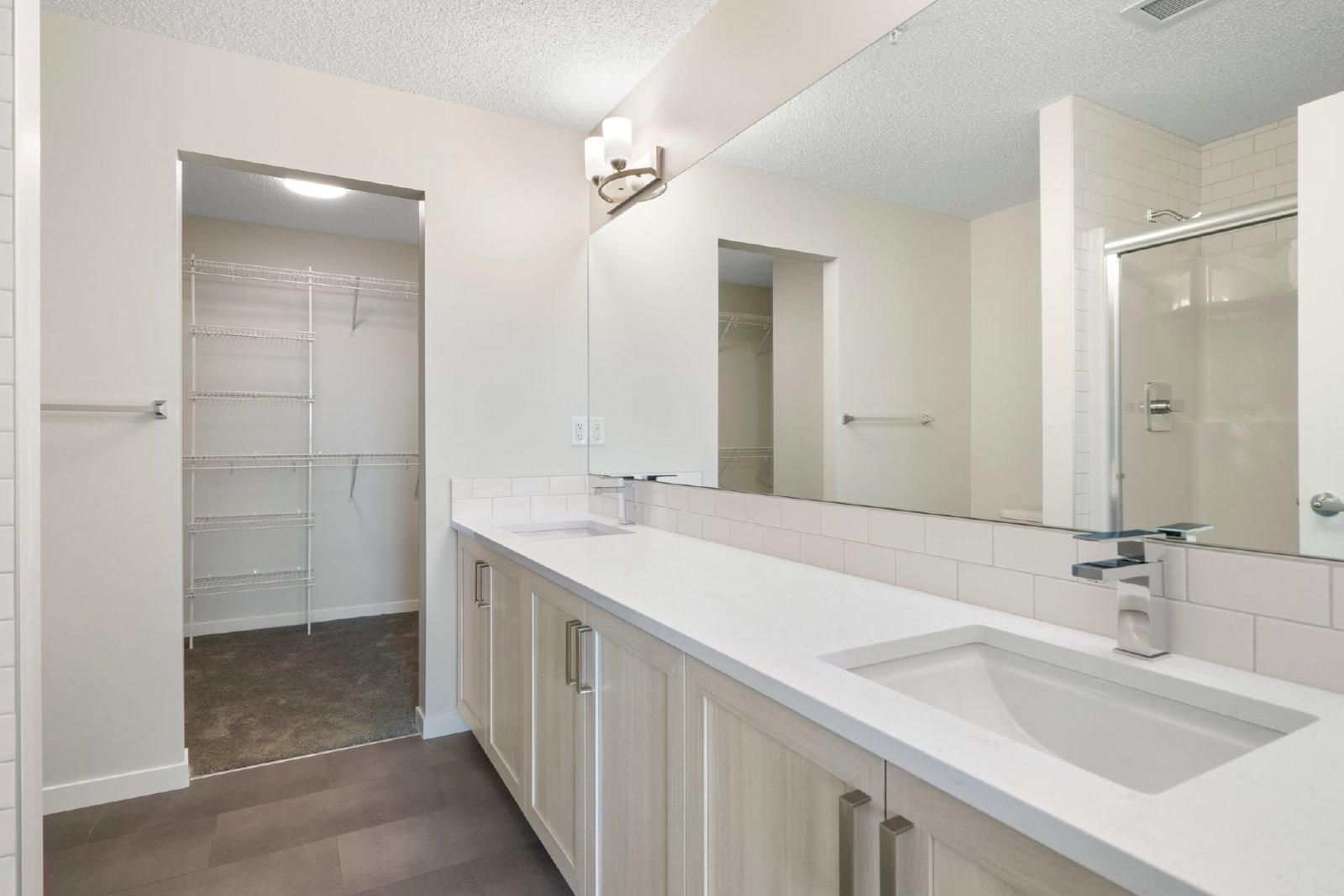 2211, 33 Carringham Gate NW - 2211 property image