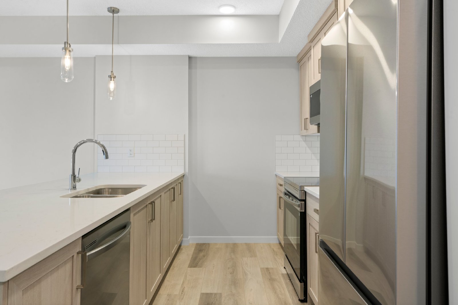 3412, 33 Carringhmam Gate NW - 1 property image