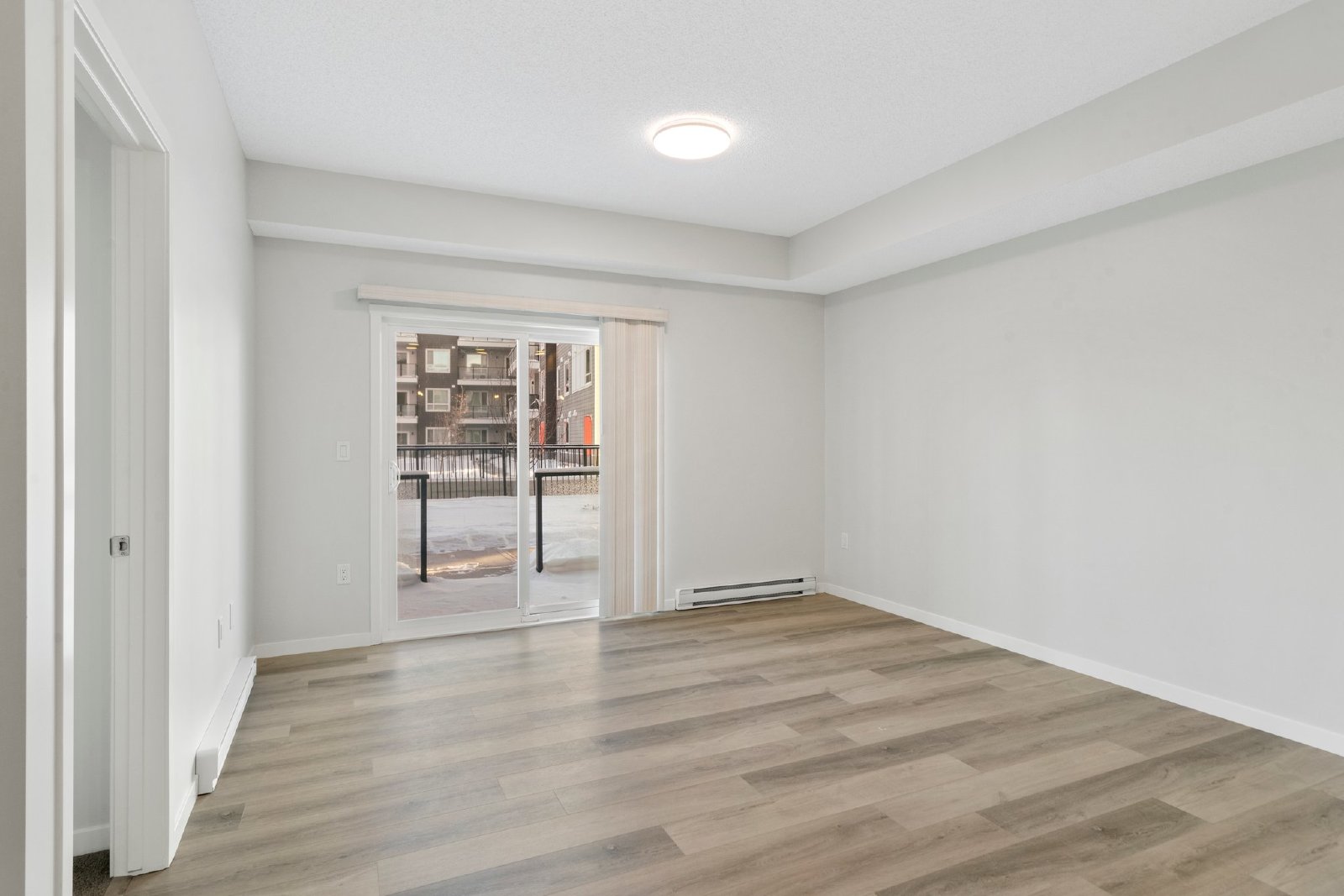 3412, 33 Carringhmam Gate NW - 1 property image