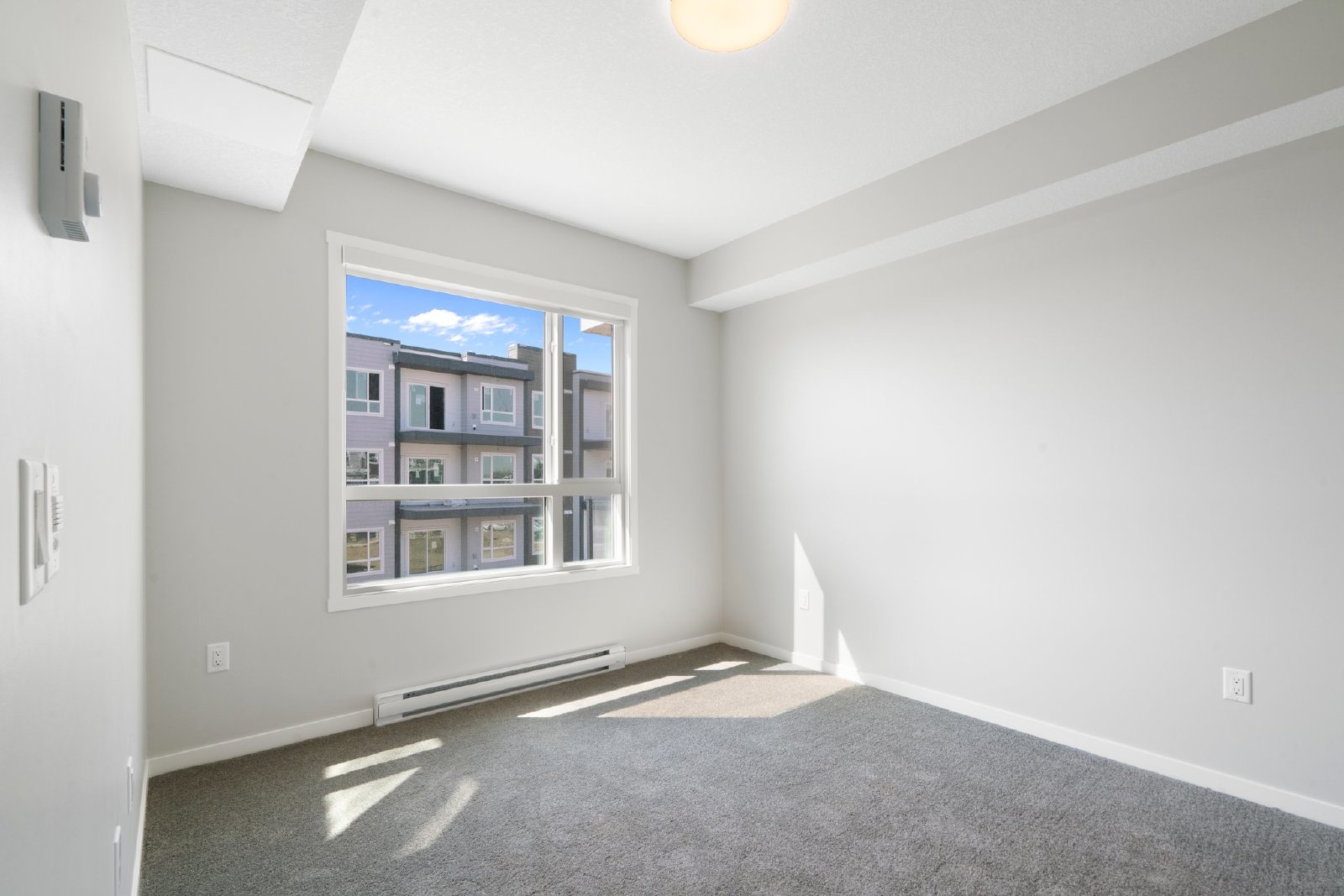3412, 33 Carringhmam Gate NW - 1 property image