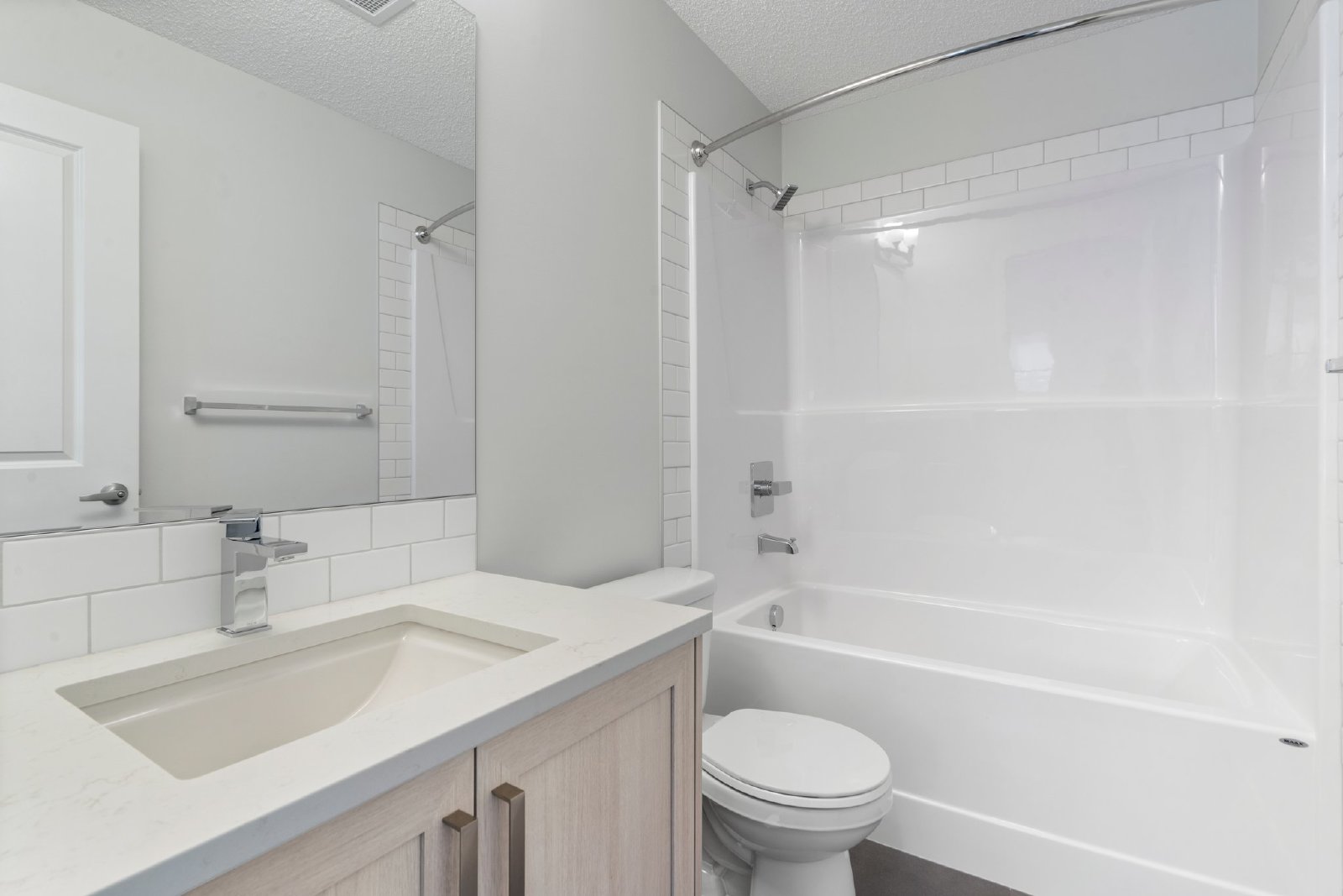 3412, 33 Carringhmam Gate NW - 1 property image