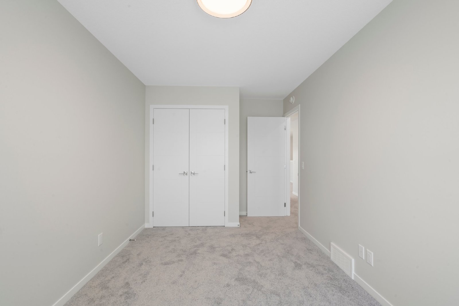 ROCKLAND PARK - BRAND NEW - TWO STOREY - FOUR BEDROOMS property image