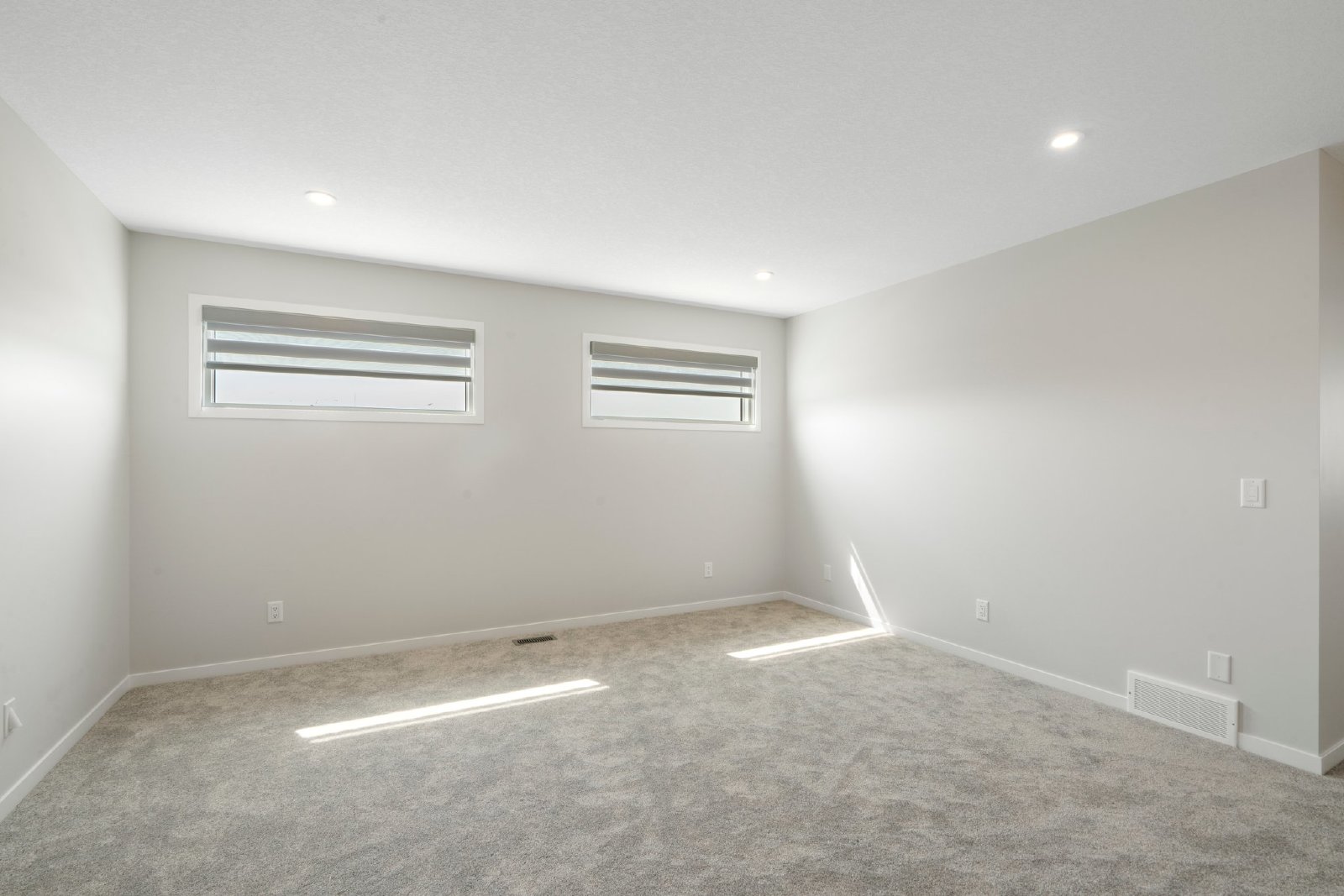 ROCKLAND PARK - BRAND NEW - TWO STOREY - FOUR BEDROOMS property image