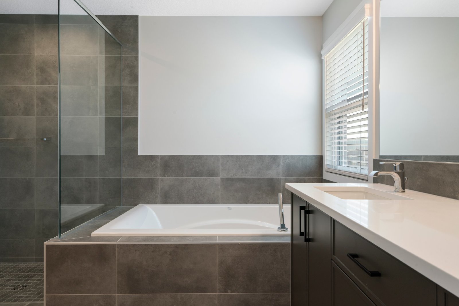 ROCKLAND PARK - BRAND NEW - TWO STOREY - FOUR BEDROOMS property image