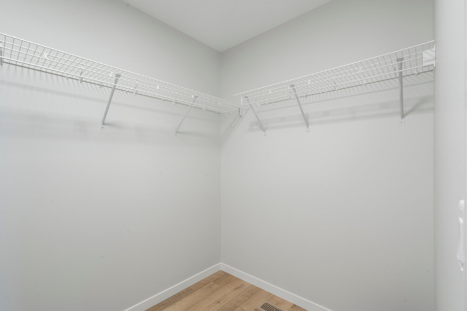 ROCKLAND PARK - BRAND NEW - TWO STOREY - FOUR BEDROOMS property image